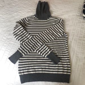 Banana Republic thin turtle neck